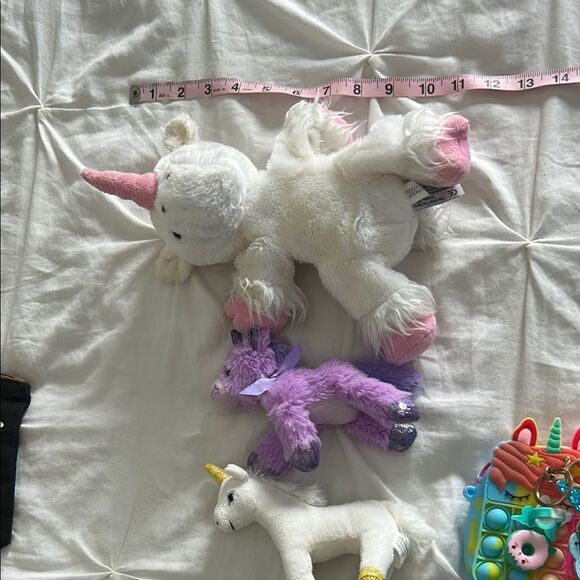 Lot of 9 Assorted Unicorn Items Pouch Keychains,Plushie Night Light, Pop-it bag - Picture 15 of 16